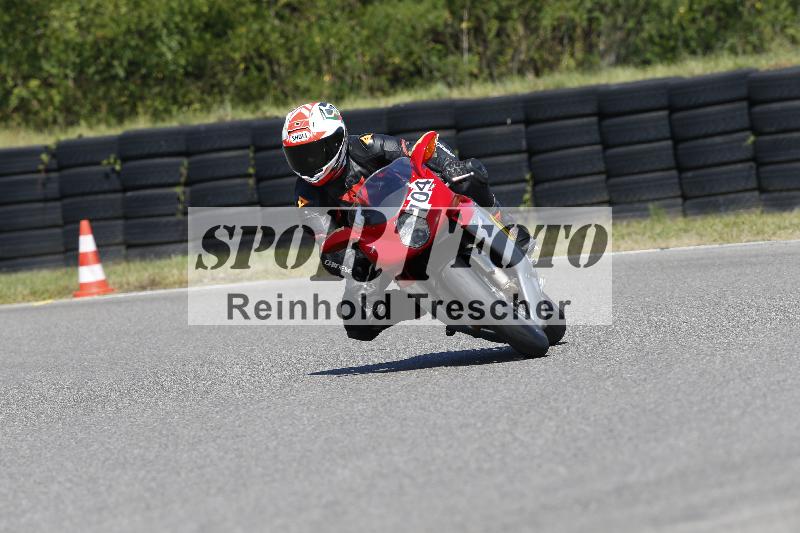 /Archiv-2025/48 25.08.2025 Cornu Master School ADR/gruen-vert/104